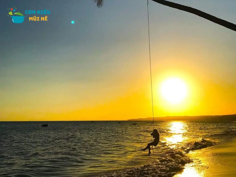 Bãi Tắm Công Cộng Ở Mũi Né